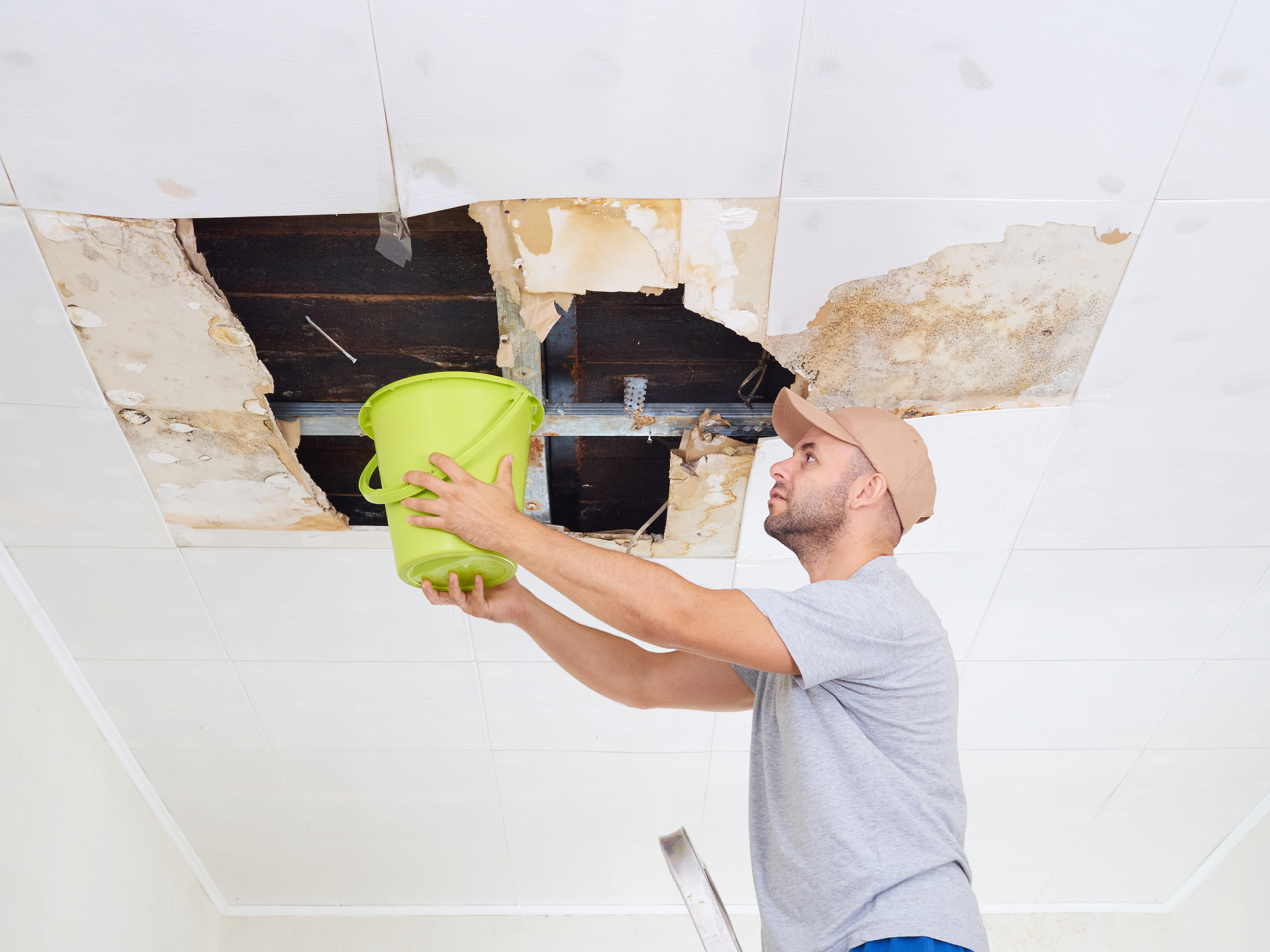 How to Repair a Leaky Roof