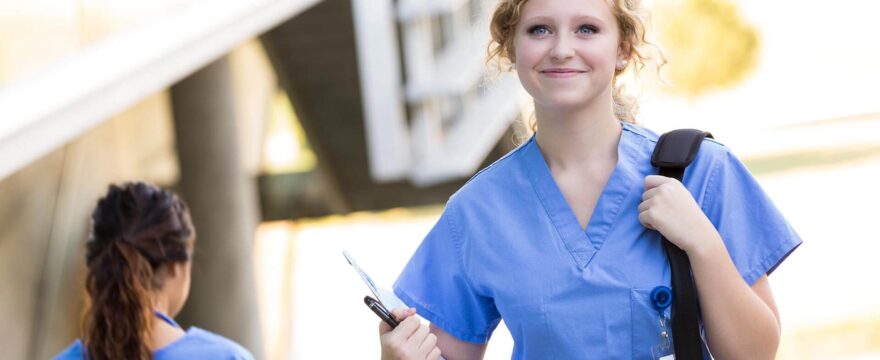 6 Reasons to Become a Travel Nurse
