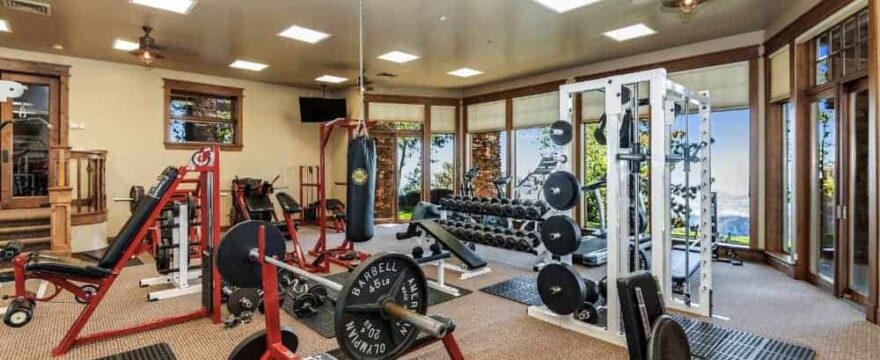 Designing A Home Gym: Must-Have Items For Serious Weightlifters