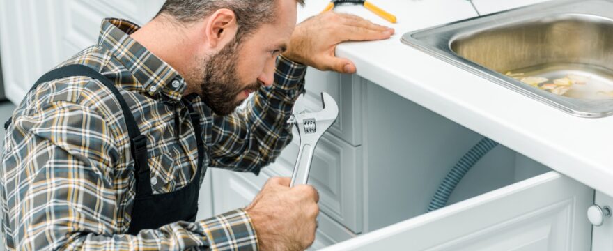 Why Hire London Plumbers? What are their Advantages over DIY?